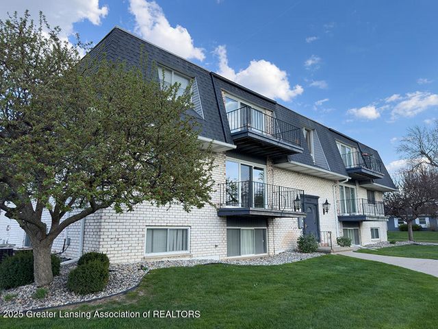 5525 W St Joe Highway, A8, Lansing, MI 48917