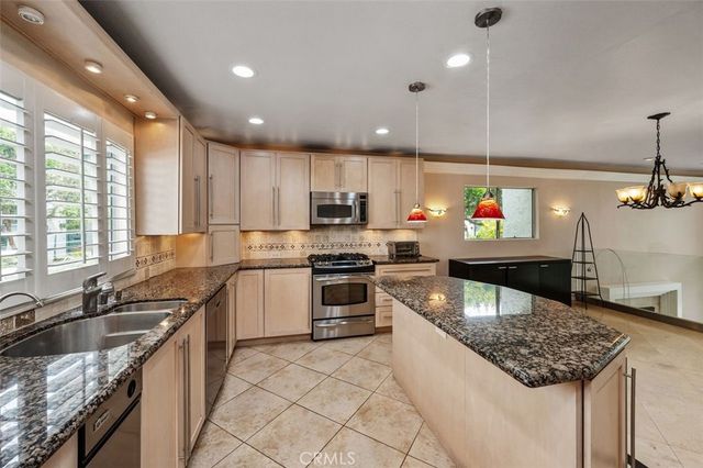 4930 McConnell Avenue, Los Angeles, CA 90066