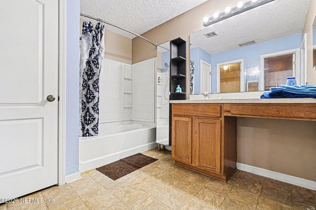 6525 SILK LEAF Lane, Jacksonville, FL 32244