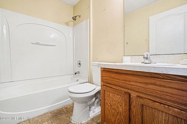 6525 SILK LEAF Lane, Jacksonville, FL 32244