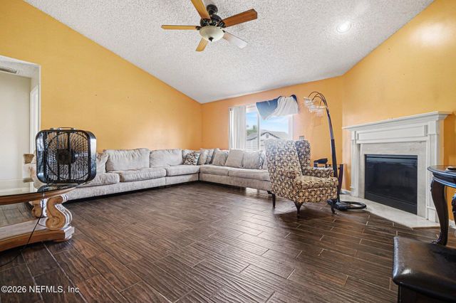 6525 SILK LEAF Lane, Jacksonville, FL 32244