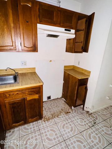 255 Abalone Road NW, Palm Bay, FL 32907