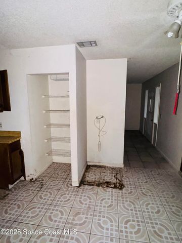 255 Abalone Road NW, Palm Bay, FL 32907