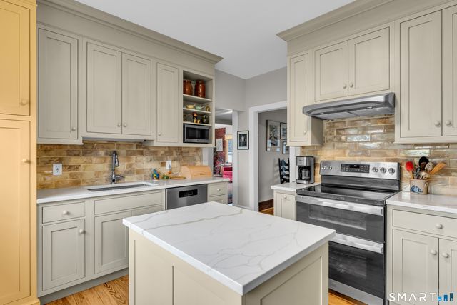 23 Elihu Street, Hamden, CT 06517