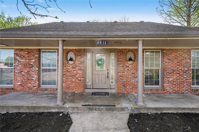 4811 Waukomis Drive, Kansas City, MO 64151