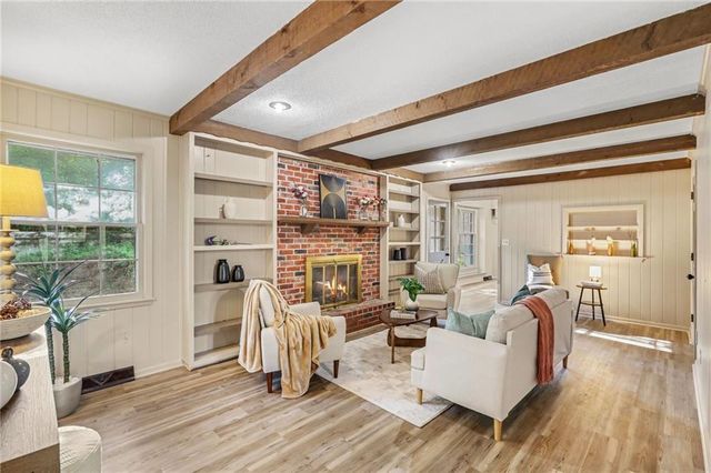 4811 Waukomis Drive, Kansas City, MO 64151