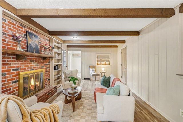 4811 Waukomis Drive, Kansas City, MO 64151