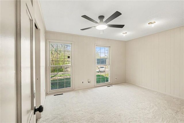 4811 Waukomis Drive, Kansas City, MO 64151