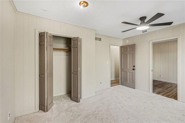 4811 Waukomis Drive, Kansas City, MO 64151