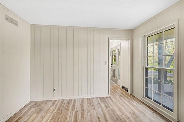 4811 Waukomis Drive, Kansas City, MO 64151