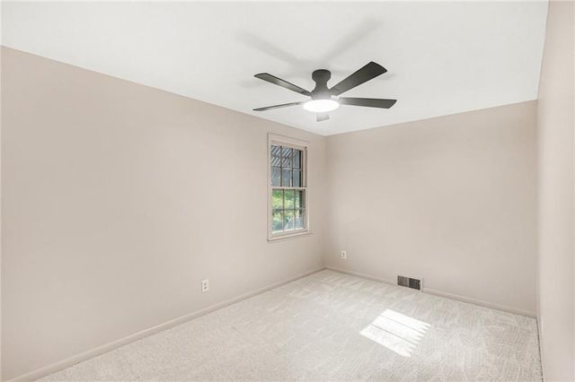 4811 Waukomis Drive, Kansas City, MO 64151