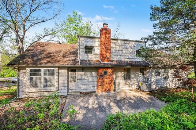 4811 Waukomis Drive, Kansas City, MO 64151