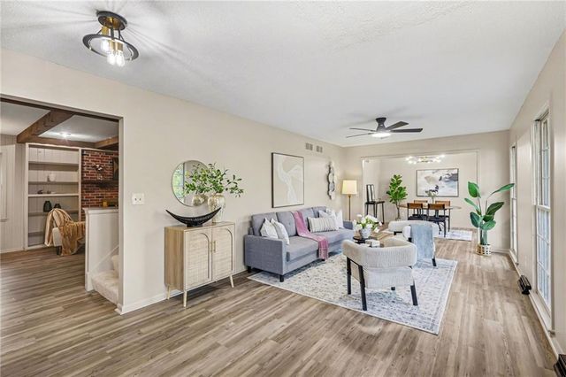 4811 Waukomis Drive, Kansas City, MO 64151