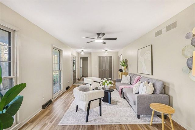 4811 Waukomis Drive, Kansas City, MO 64151