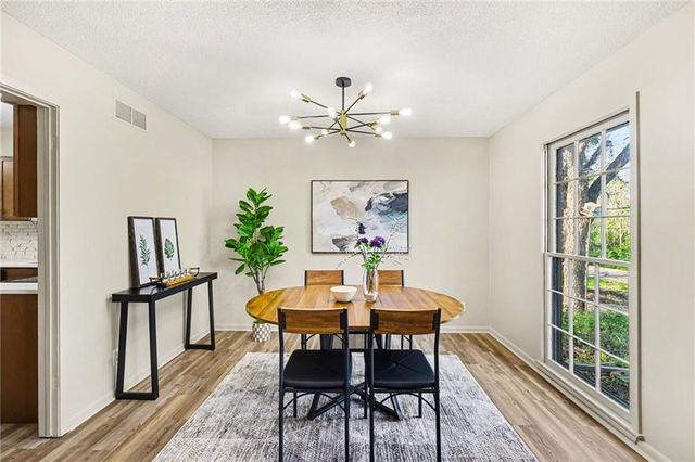 4811 Waukomis Drive, Kansas City, MO 64151