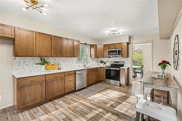 4811 Waukomis Drive, Kansas City, MO 64151