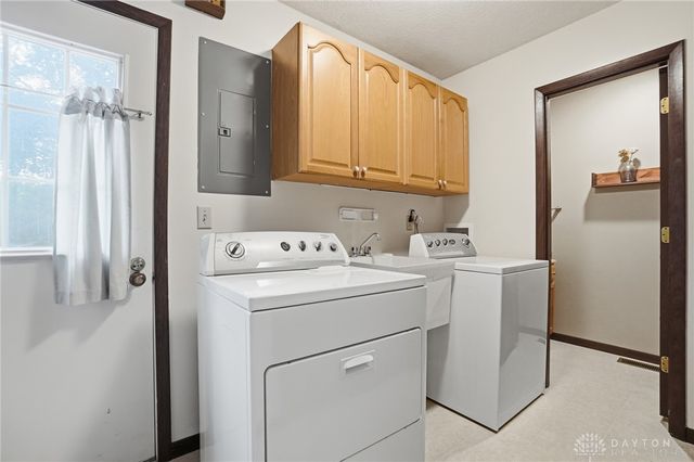 680 Carlsbrook Drive, Beavercreek, OH 45434