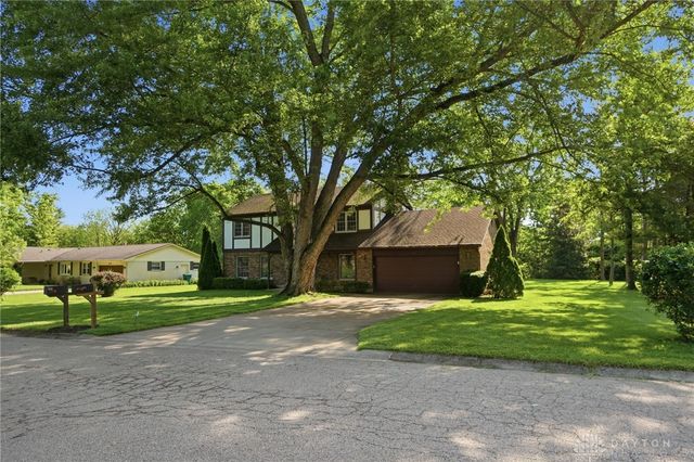 680 Carlsbrook Drive, Beavercreek, OH 45434