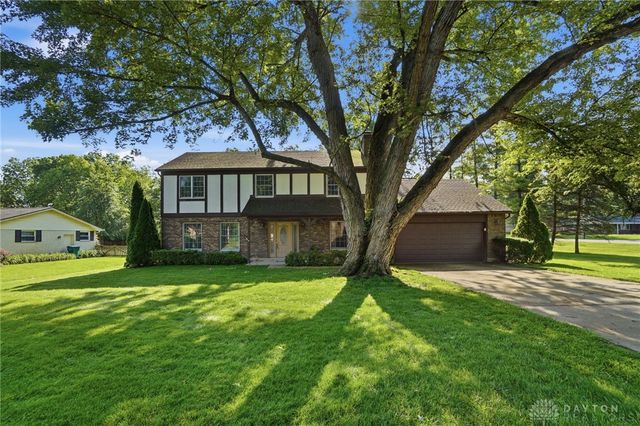 680 Carlsbrook Drive, Beavercreek, OH 45434
