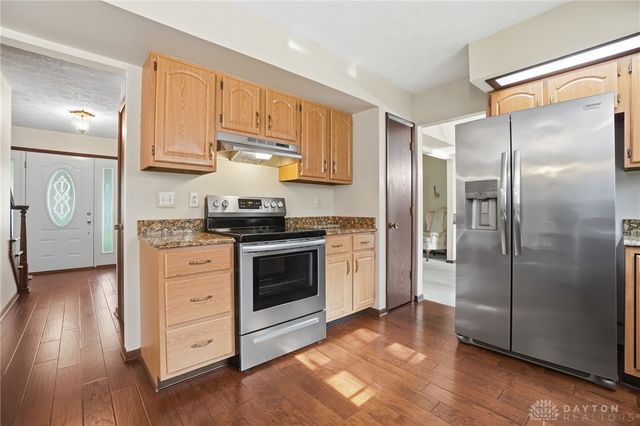 680 Carlsbrook Drive, Beavercreek, OH 45434