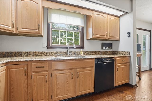 680 Carlsbrook Drive, Beavercreek, OH 45434