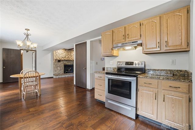 680 Carlsbrook Drive, Beavercreek, OH 45434