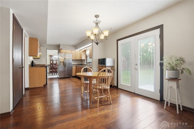 680 Carlsbrook Drive, Beavercreek, OH 45434