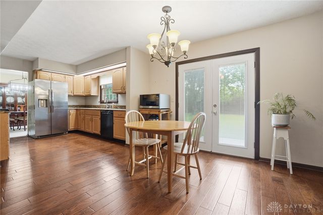 680 Carlsbrook Drive, Beavercreek, OH 45434