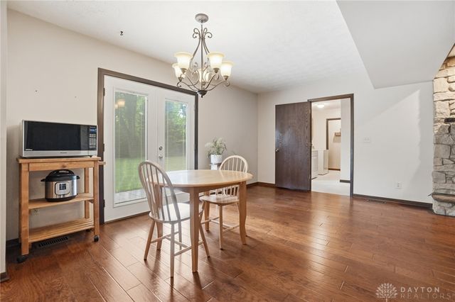 680 Carlsbrook Drive, Beavercreek, OH 45434