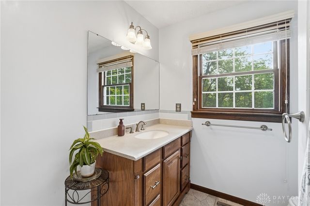 680 Carlsbrook Drive, Beavercreek, OH 45434