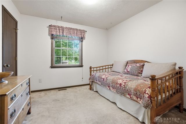680 Carlsbrook Drive, Beavercreek, OH 45434
