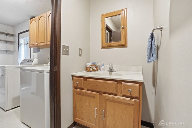 680 Carlsbrook Drive, Beavercreek, OH 45434