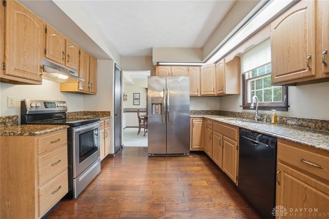 680 Carlsbrook Drive, Beavercreek, OH 45434