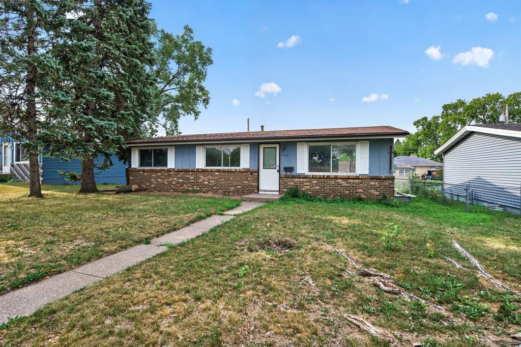 1582 3rd Street E, Saint Paul, MN 55106 — photo 2