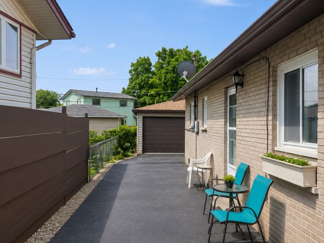 13514 Short Drive, Crestwood, IL 60418