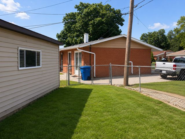 13514 Short Drive, Crestwood, IL 60418