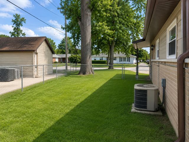 13514 Short Drive, Crestwood, IL 60418