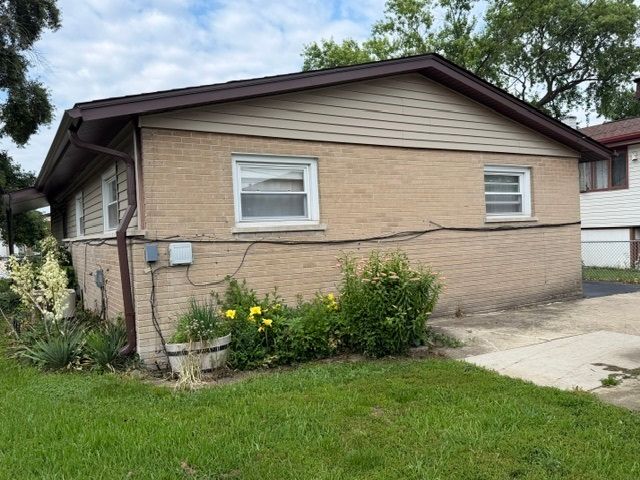 13514 Short Drive, Crestwood, IL 60418