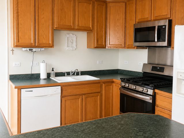13514 Short Drive, Crestwood, IL 60418