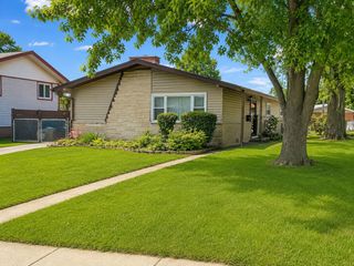 13514 Short Drive, Crestwood, IL 60418