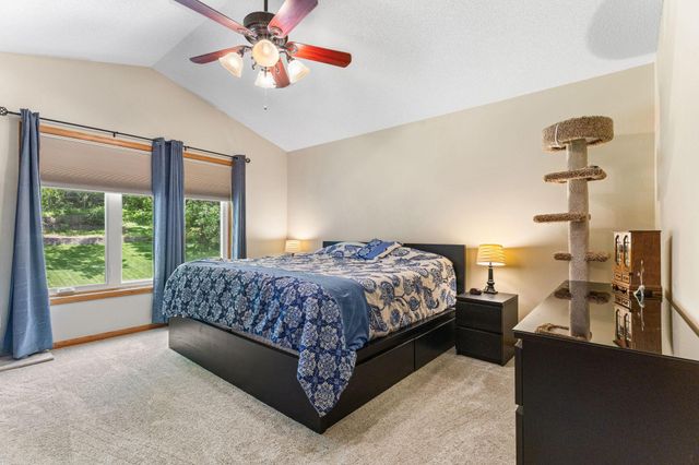 1132 Falls Circle, Chaska, MN 55318