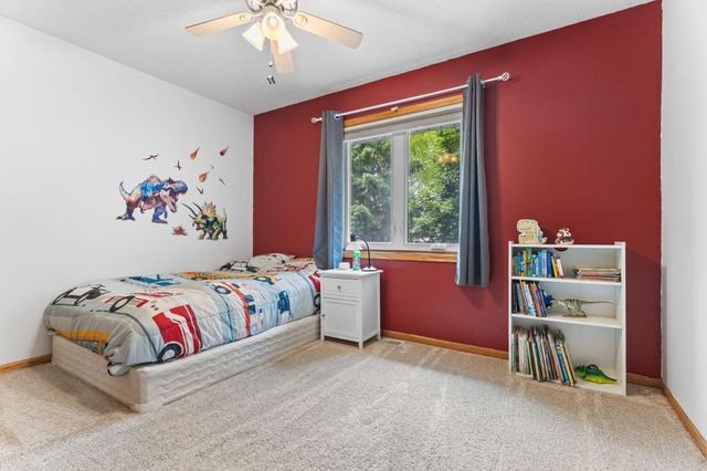 1132 Falls Circle, Chaska, MN 55318