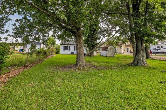 2427 Hodges Street, Baytown, TX 77521