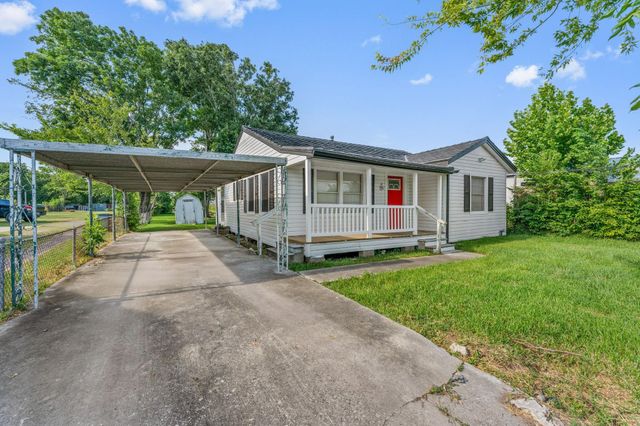 2427 Hodges Street, Baytown, TX 77521