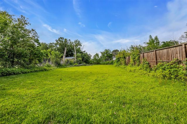 2427 Hodges Street, Baytown, TX 77521