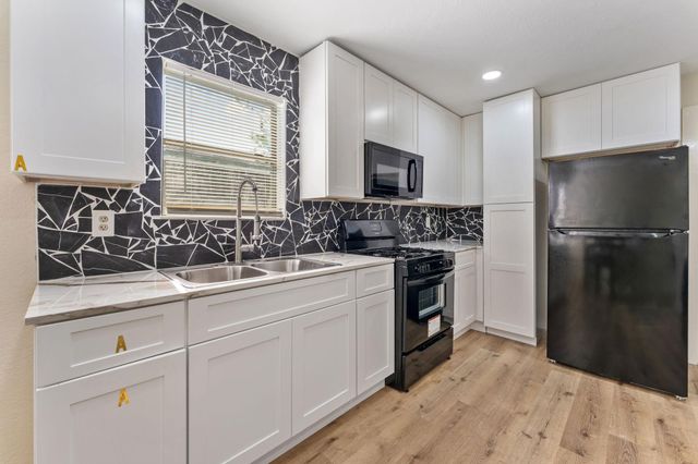 2427 Hodges Street, Baytown, TX 77521