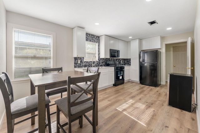 2427 Hodges Street, Baytown, TX 77521