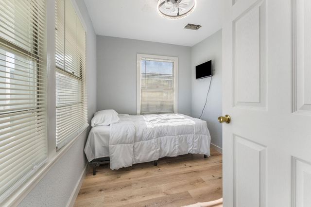 2427 Hodges Street, Baytown, TX 77521