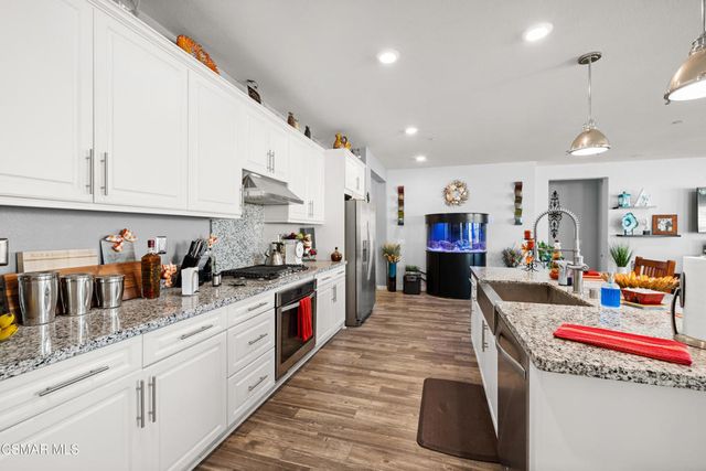 417 White Bark Lane, Simi Valley, CA 93065