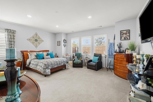 417 White Bark Lane, Simi Valley, CA 93065